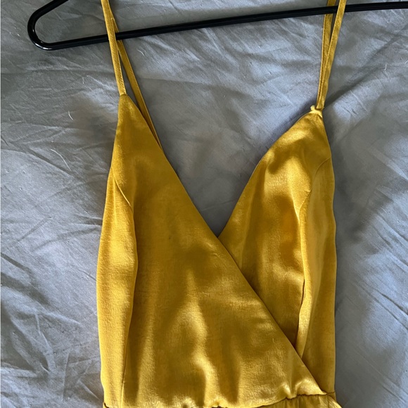 Large Mustard Yellow Lulus Dress - Picture 4 of 5
